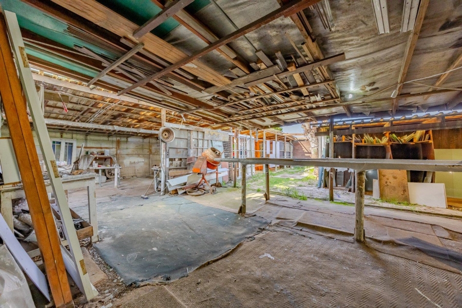 8 Bedroom Property for Sale in Lakeside Western Cape